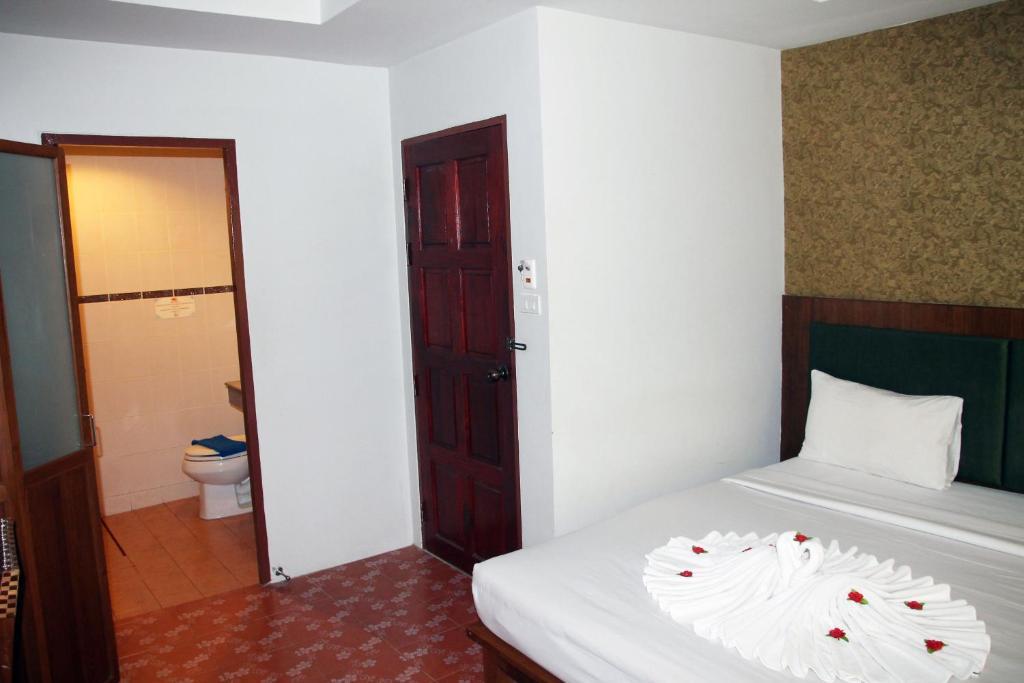 Good Nice 2 Guesthouse Patong Ruang foto