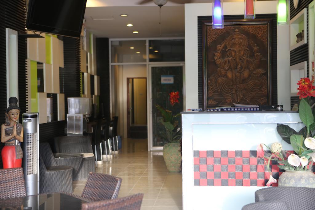 Good Nice 2 Guesthouse Patong Bagian luar foto