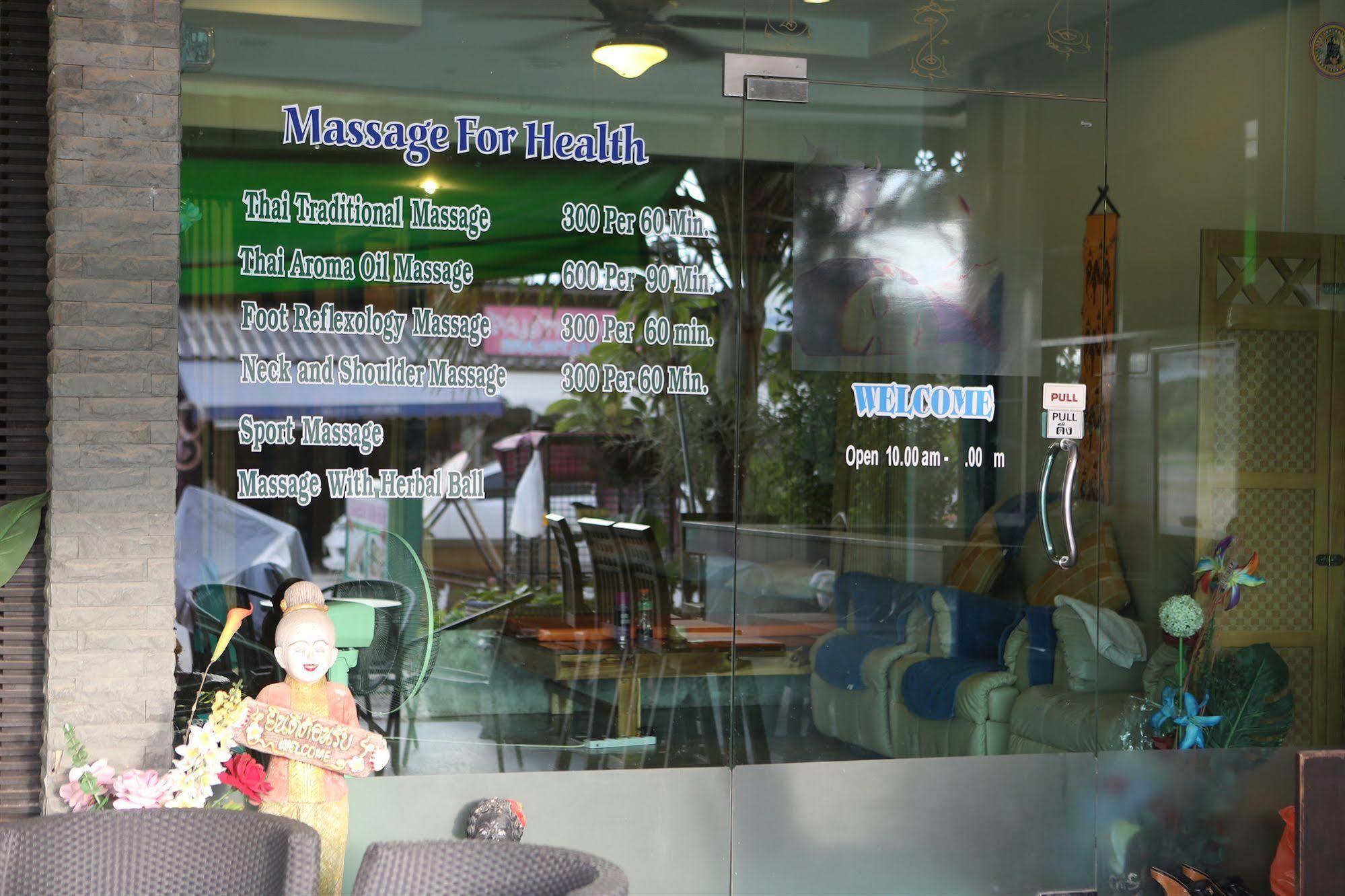 Good Nice 2 Guesthouse Patong Bagian luar foto